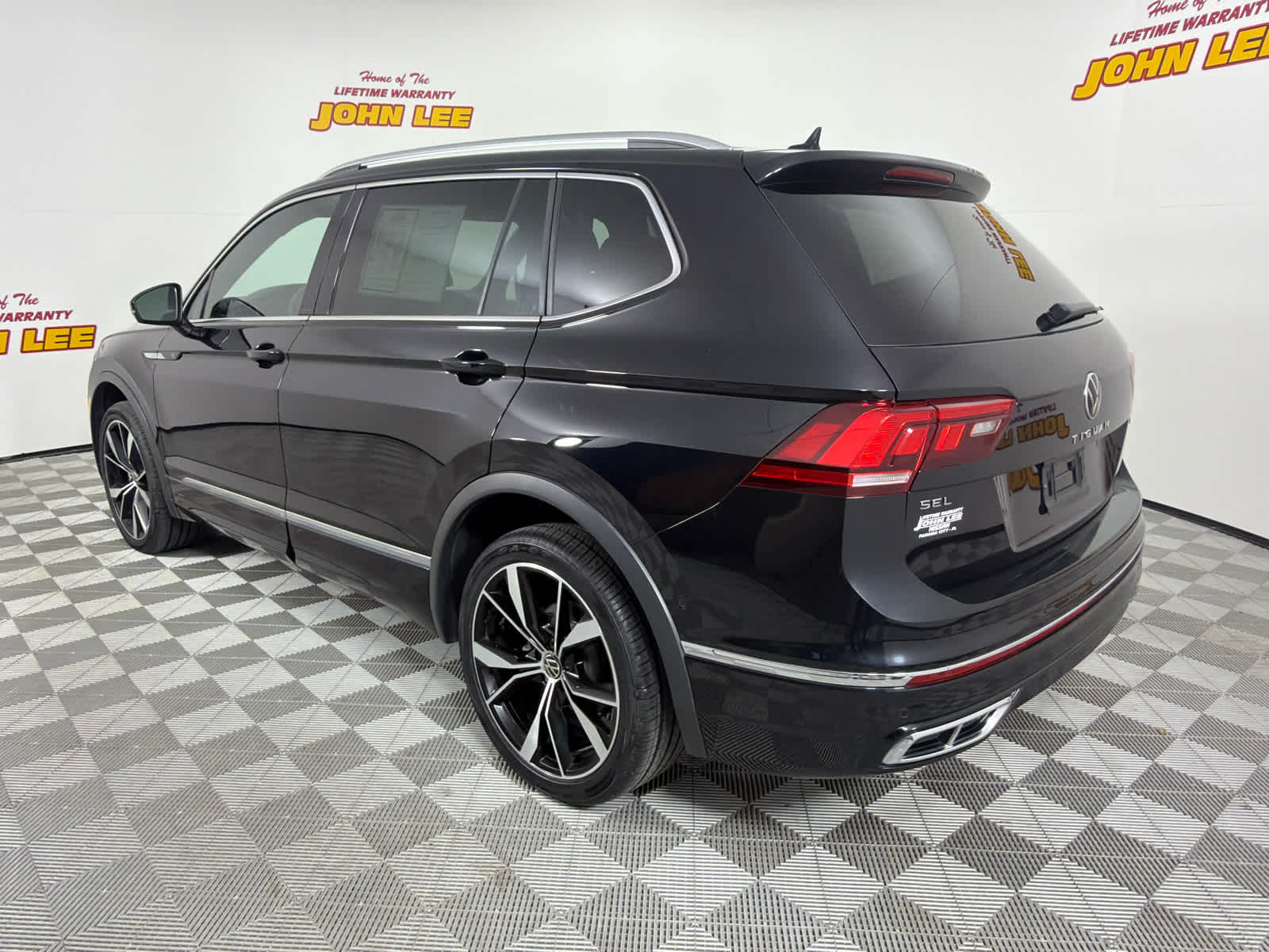 2024 Volkswagen Tiguan SEL R-Line