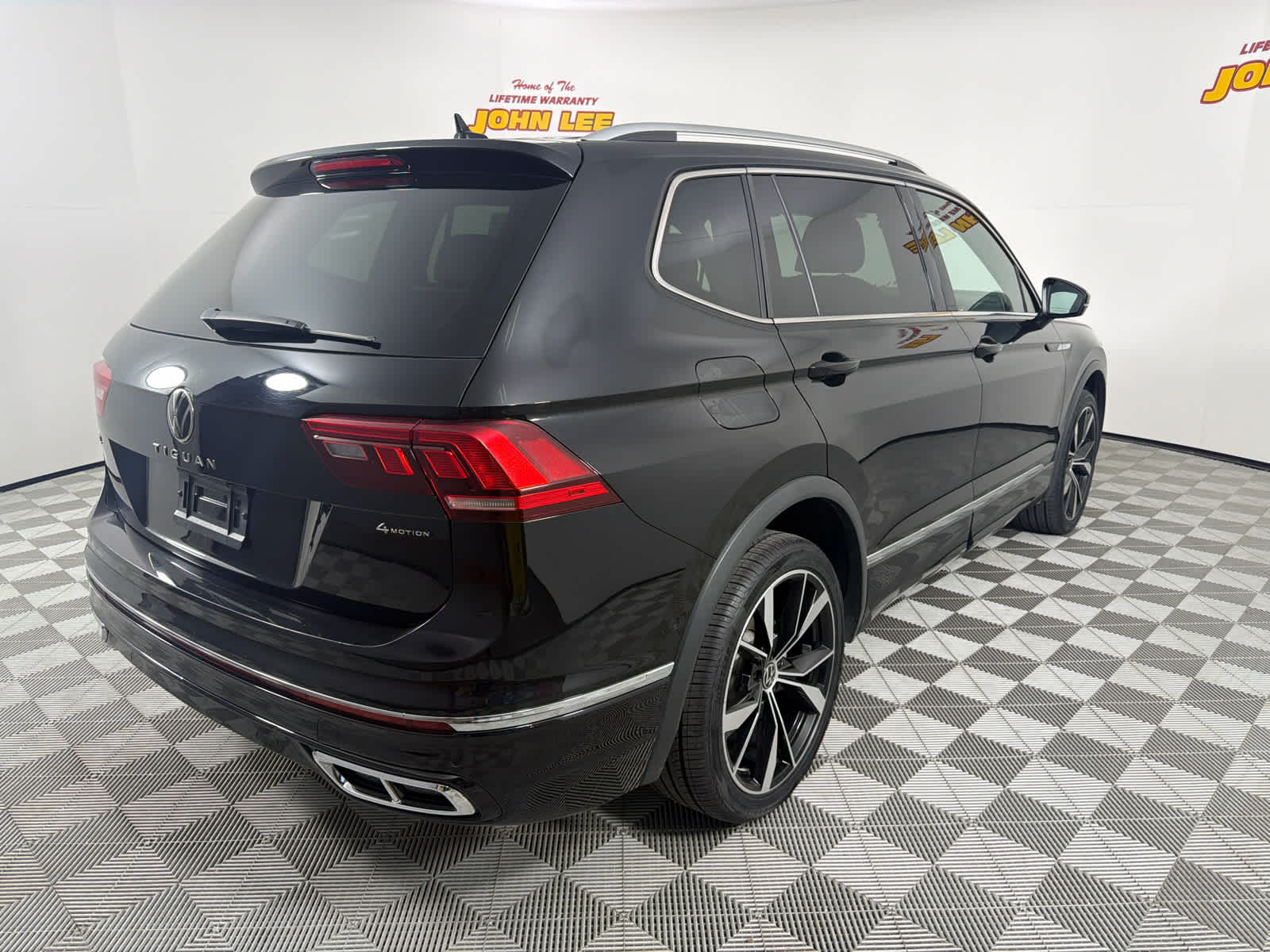 2024 Volkswagen Tiguan SEL R-Line