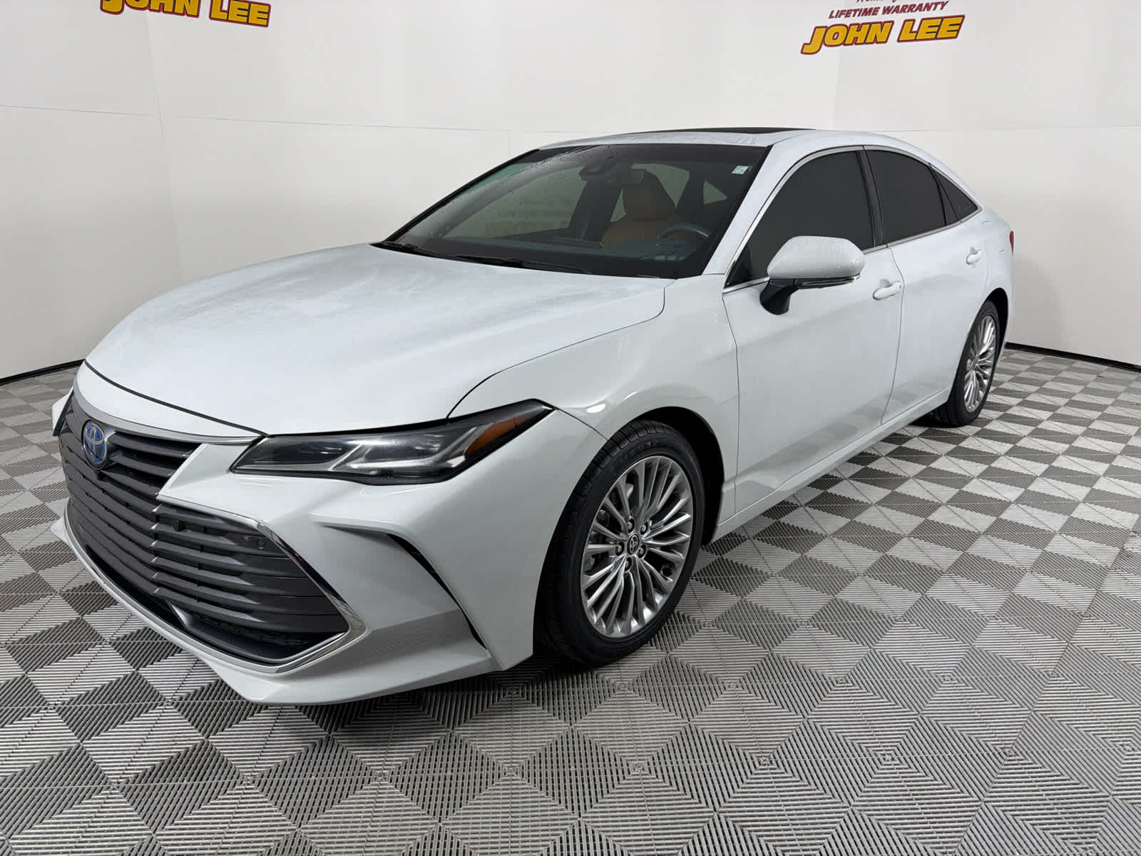 2022 Toyota Avalon Hybrid Limited