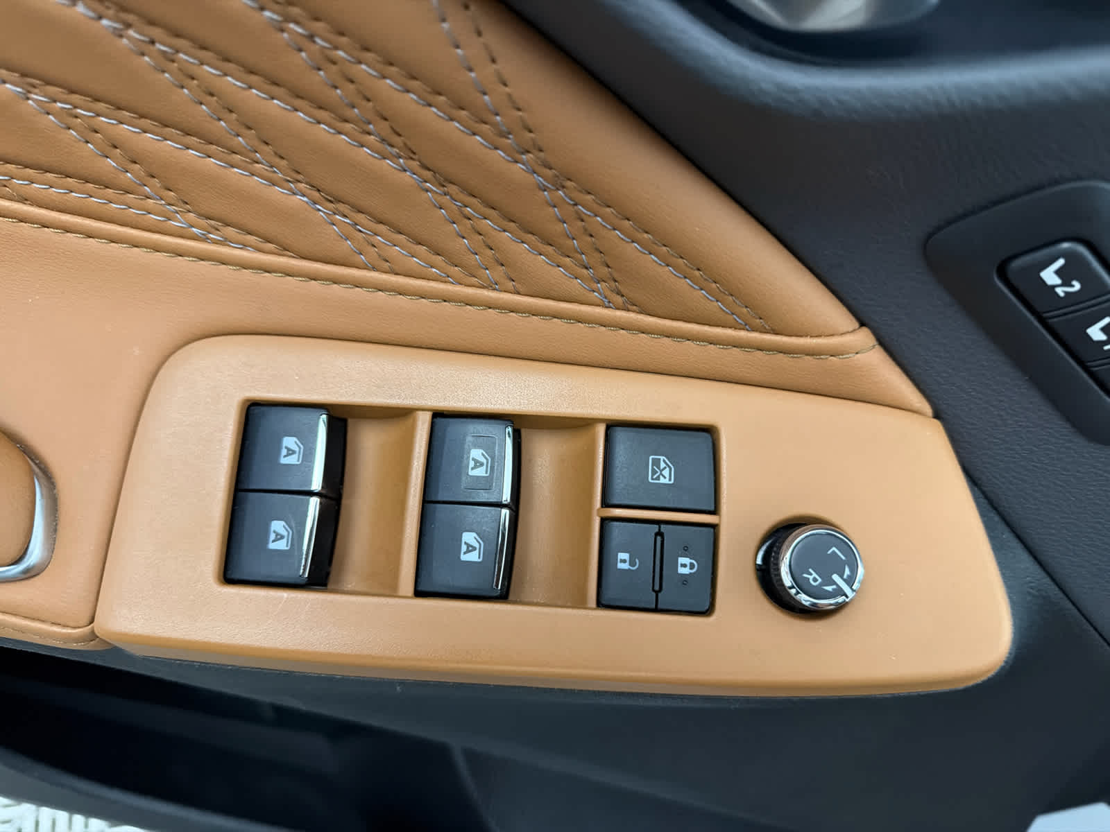 2022 Toyota Avalon Hybrid Limited