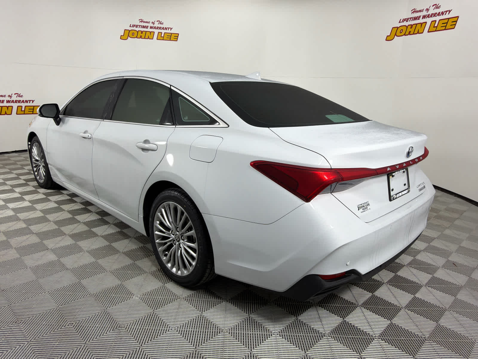 2022 Toyota Avalon Hybrid Limited