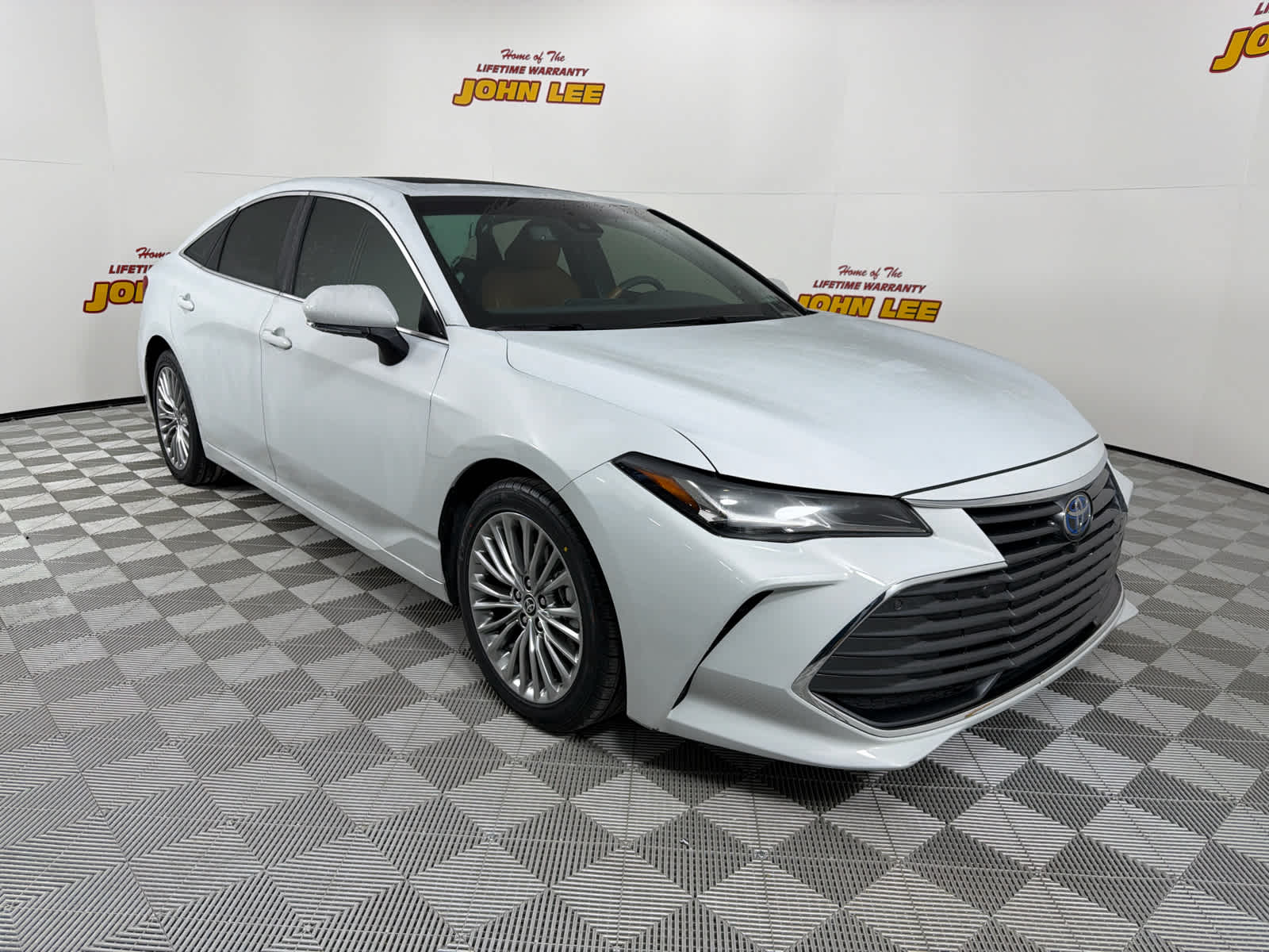 2022 Toyota Avalon Hybrid Limited
