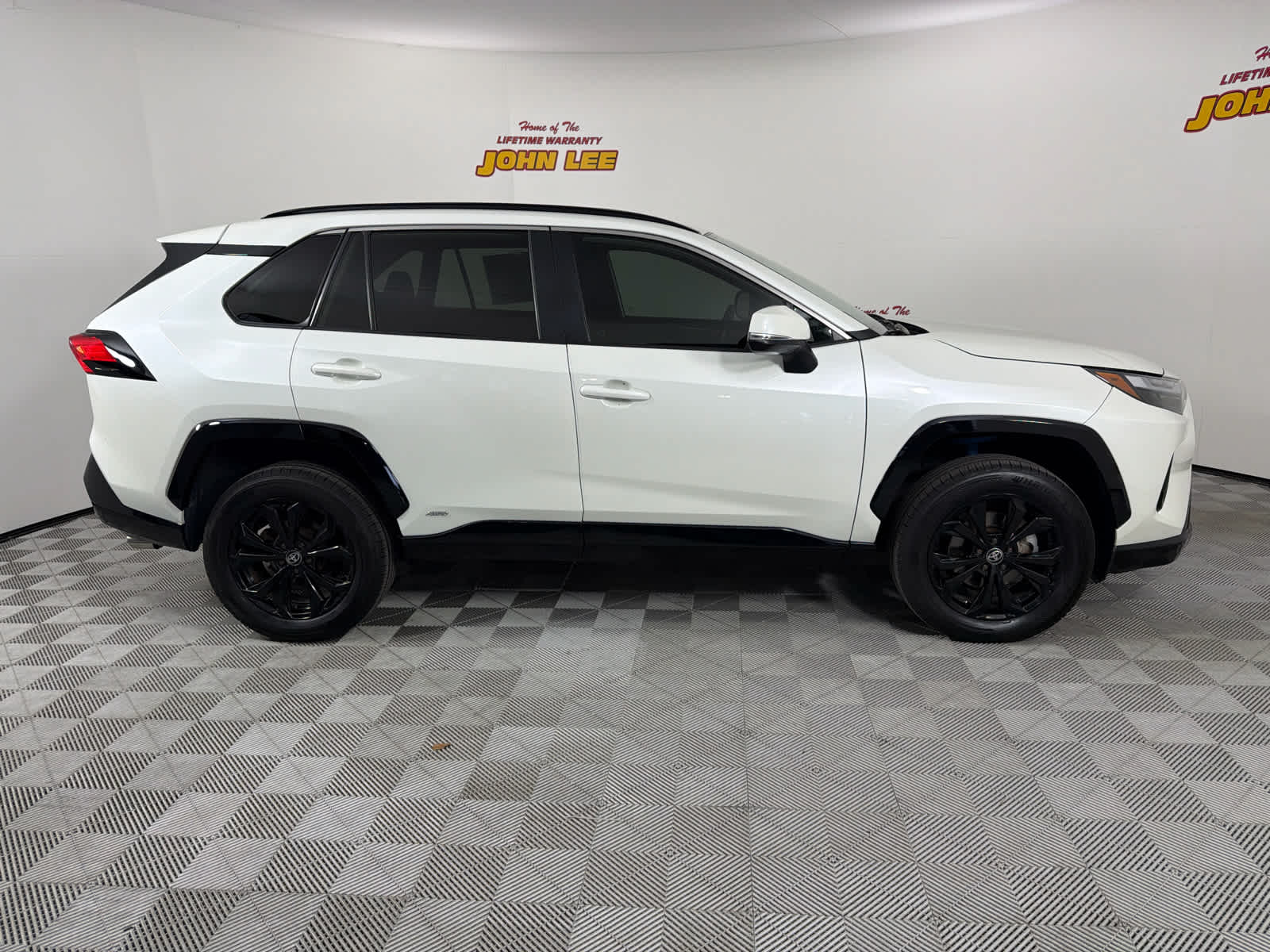 2022 Toyota RAV4 Hybrid SE