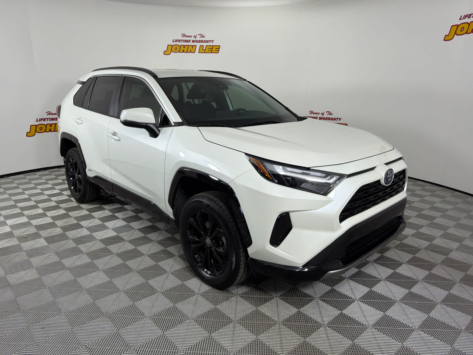2022 Toyota RAV4 Hybrid SE