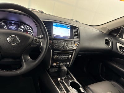 2020 Nissan Pathfinder SL