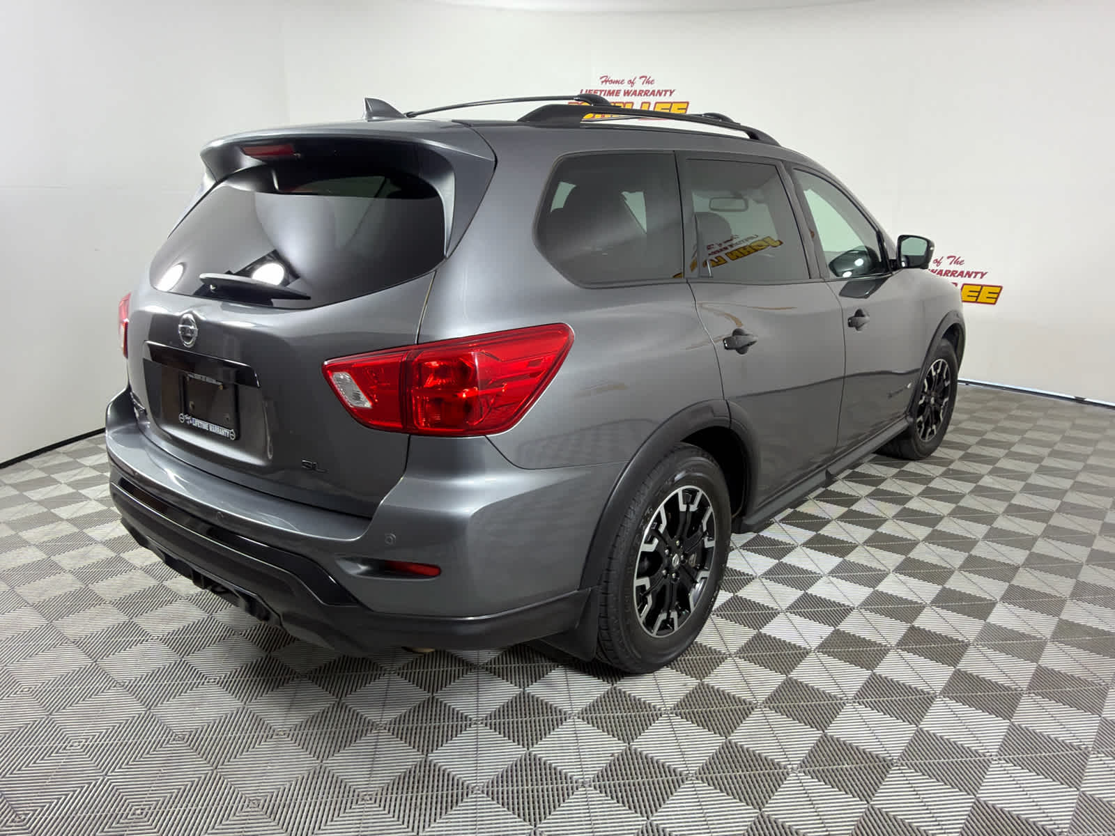 2020 Nissan Pathfinder SL