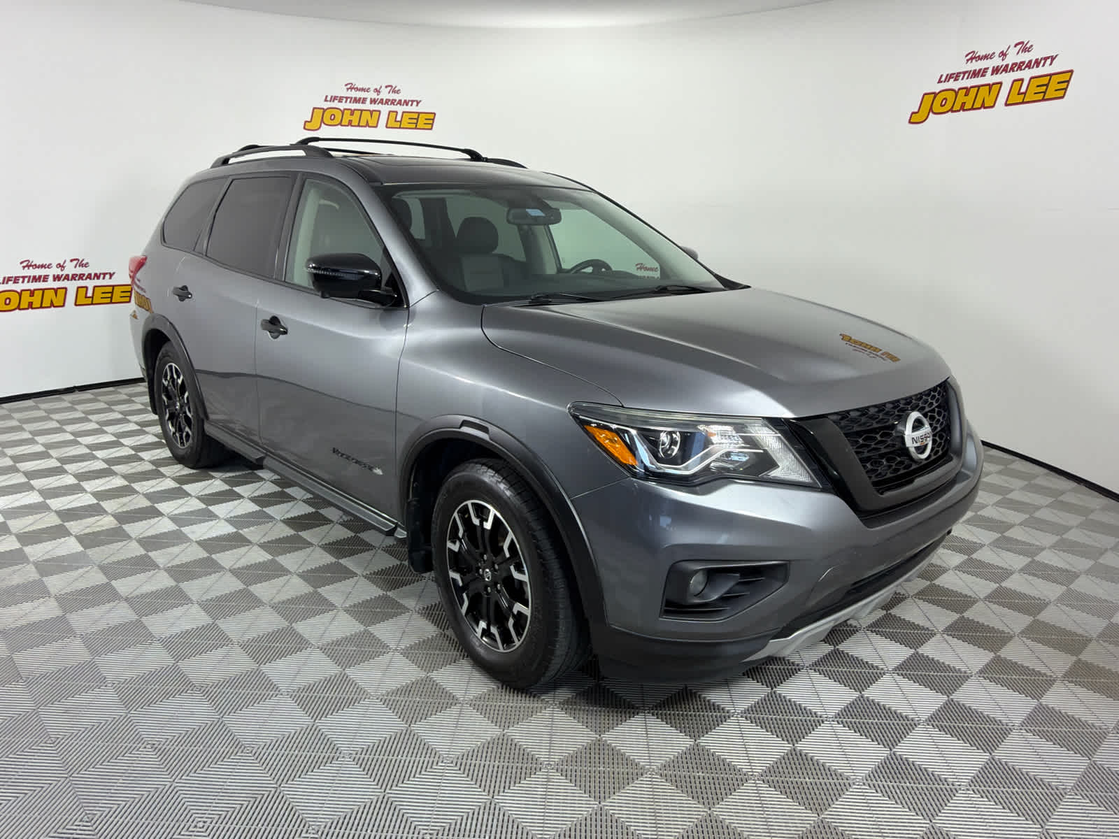 2020 Nissan Pathfinder SL