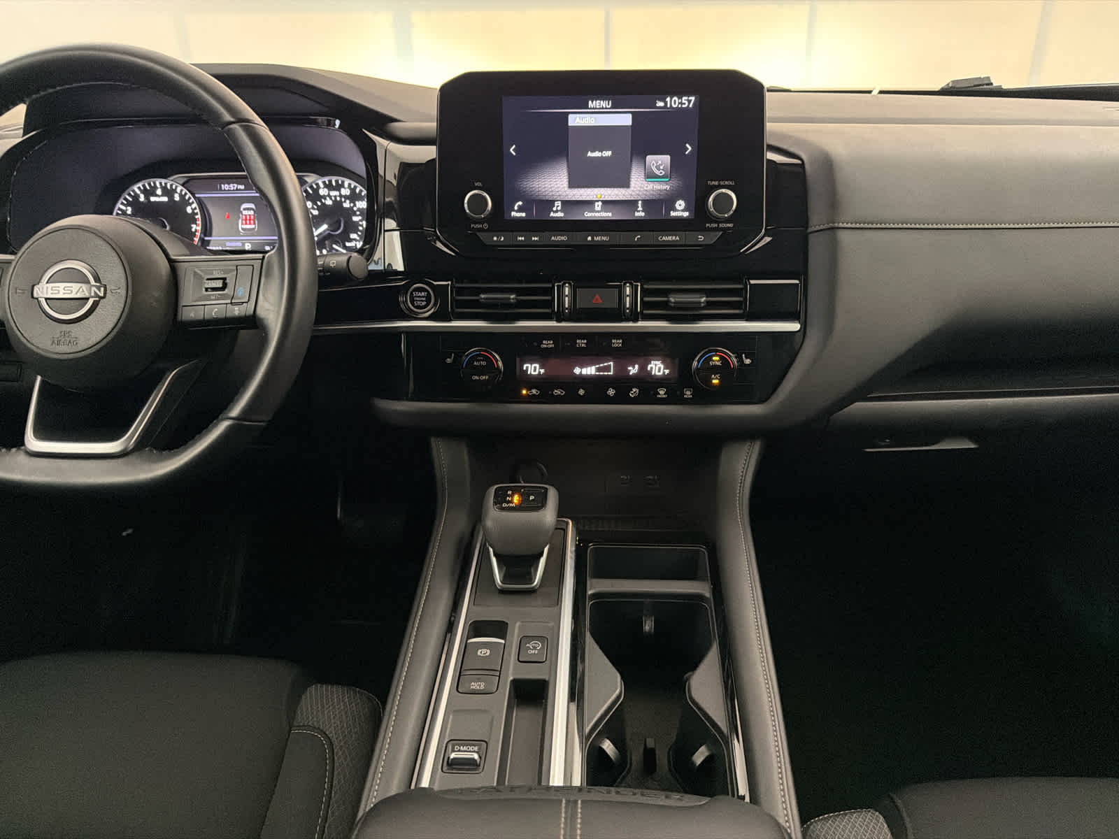 2024 Nissan Pathfinder SV