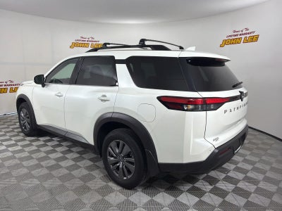 2024 Nissan Pathfinder SV