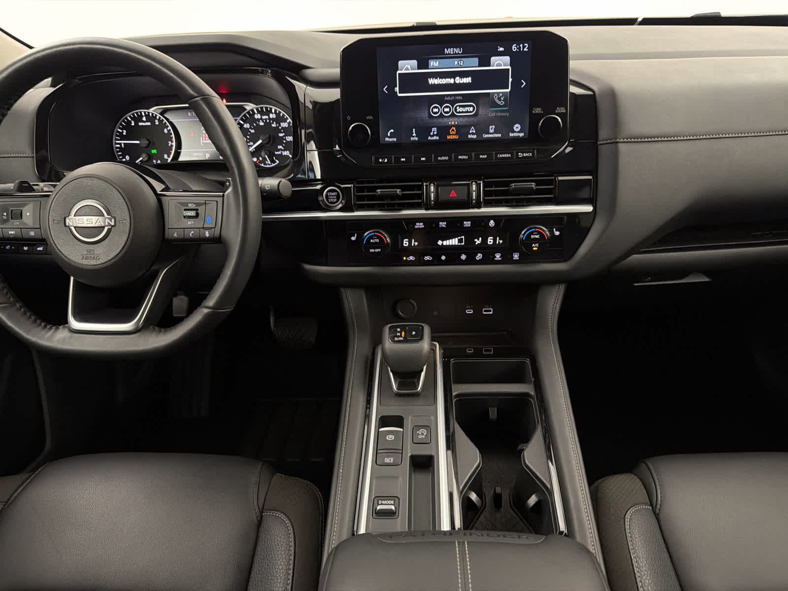 2024 Nissan Pathfinder SL