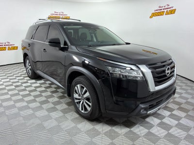 2022 Nissan Pathfinder SL