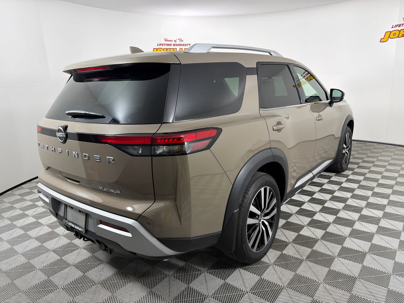 2024 Nissan Pathfinder Platinum