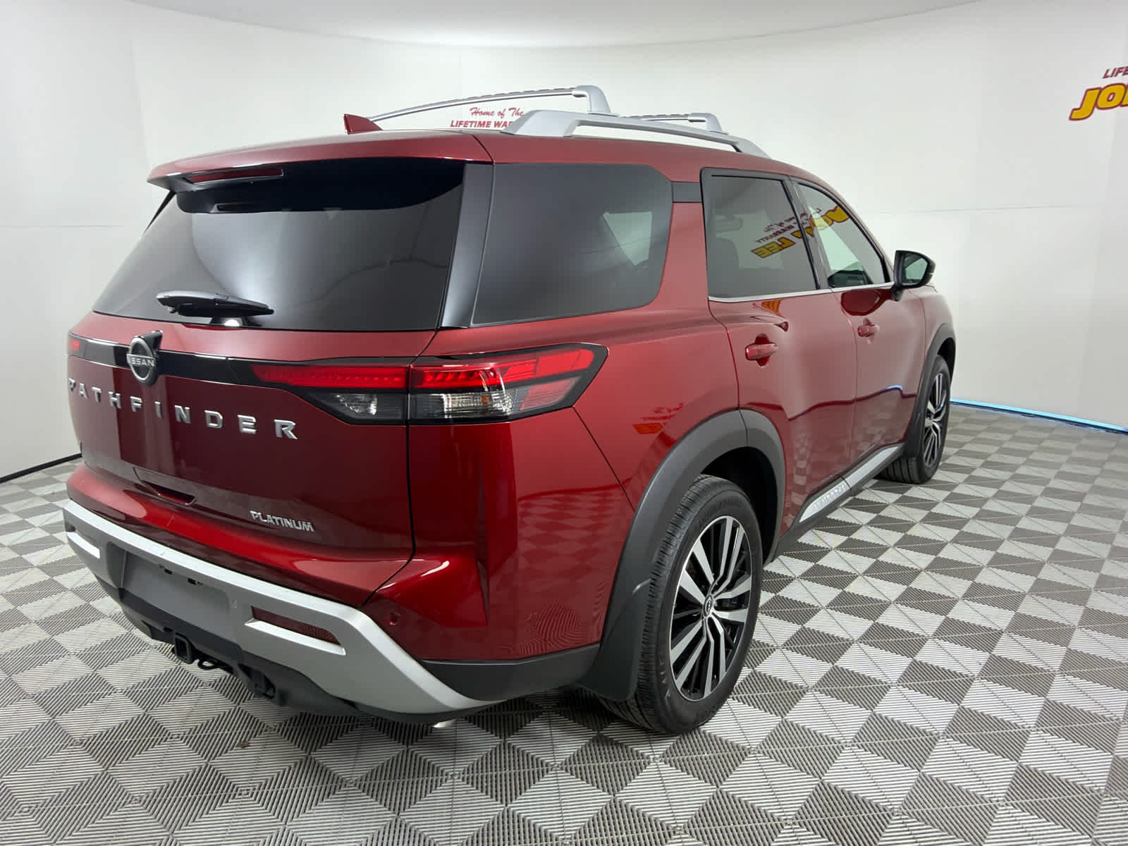 2025 Nissan Pathfinder Platinum