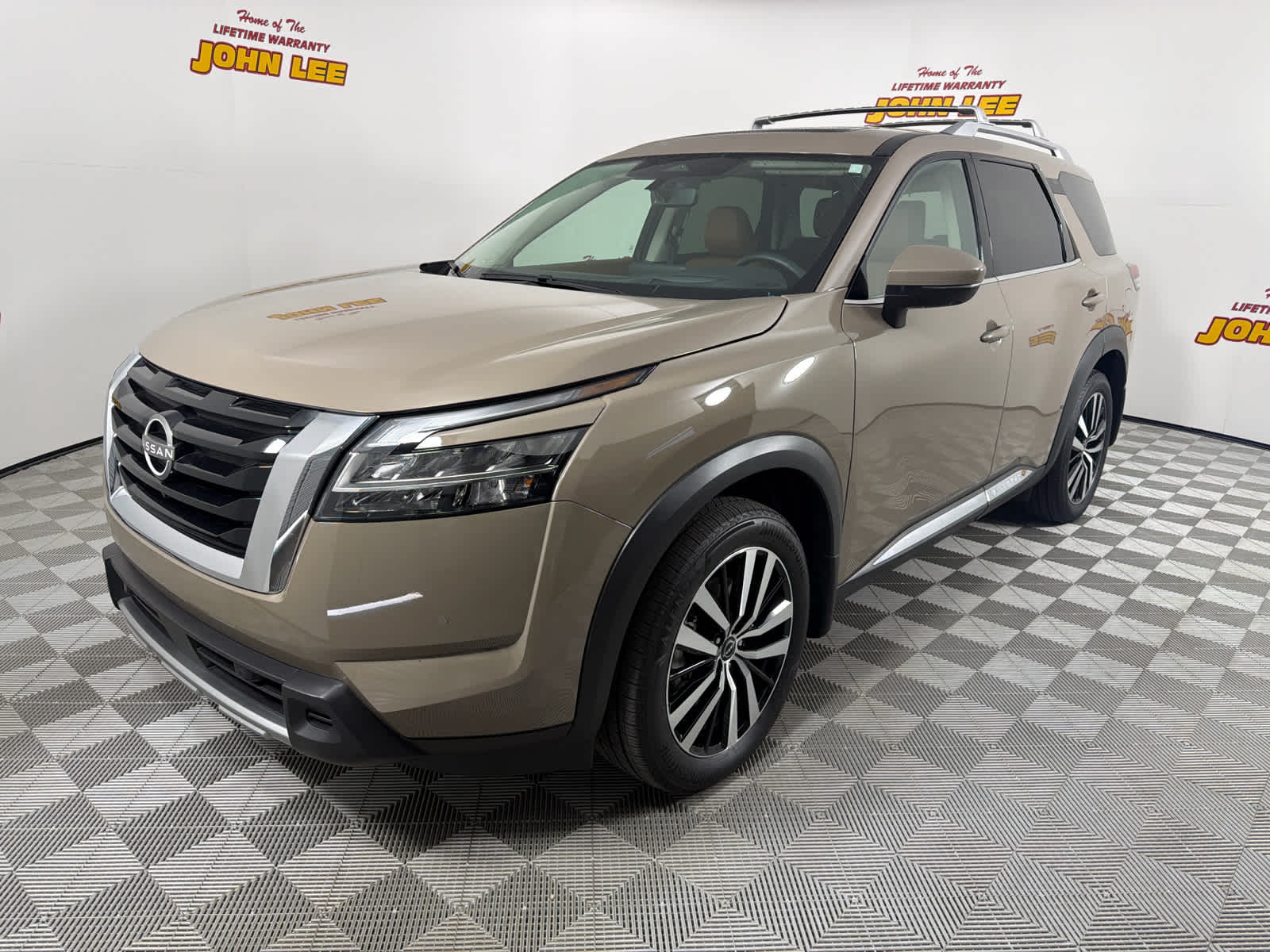 2024 Nissan Pathfinder Platinum