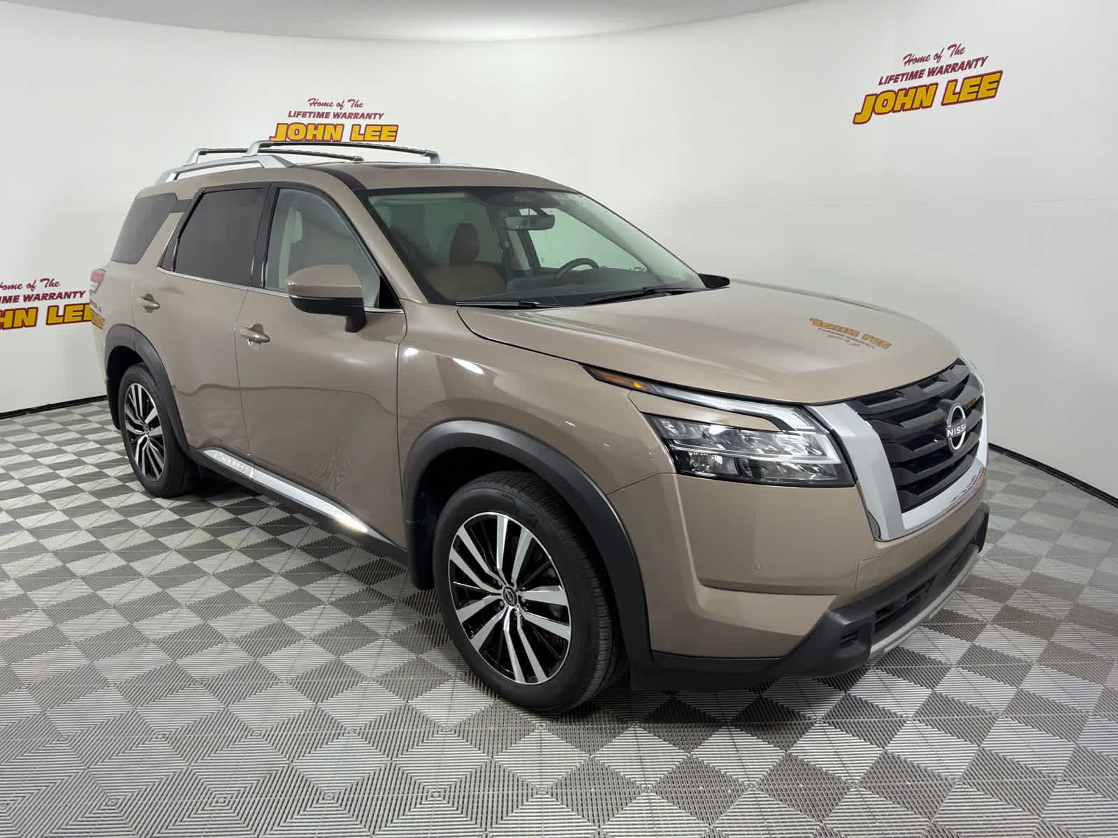 2024 Nissan Pathfinder Platinum