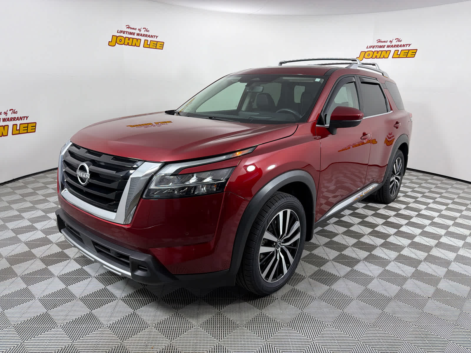 2024 Nissan Pathfinder Platinum