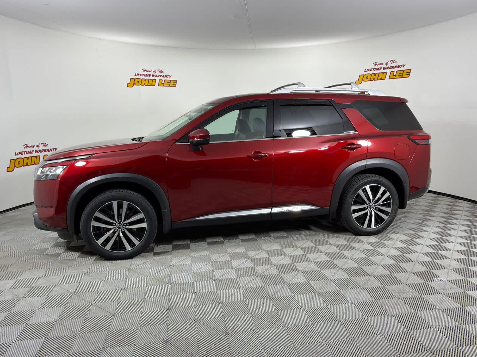 2024 Nissan Pathfinder Platinum