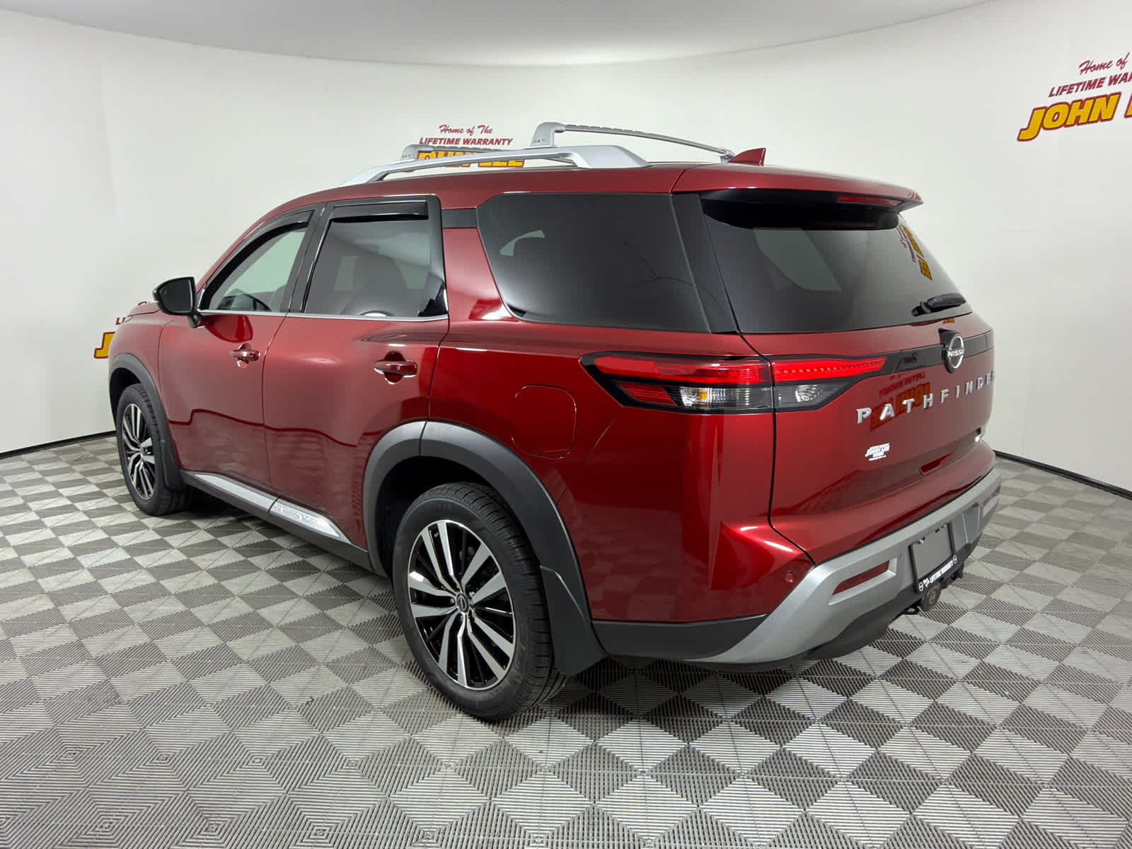 2024 Nissan Pathfinder Platinum