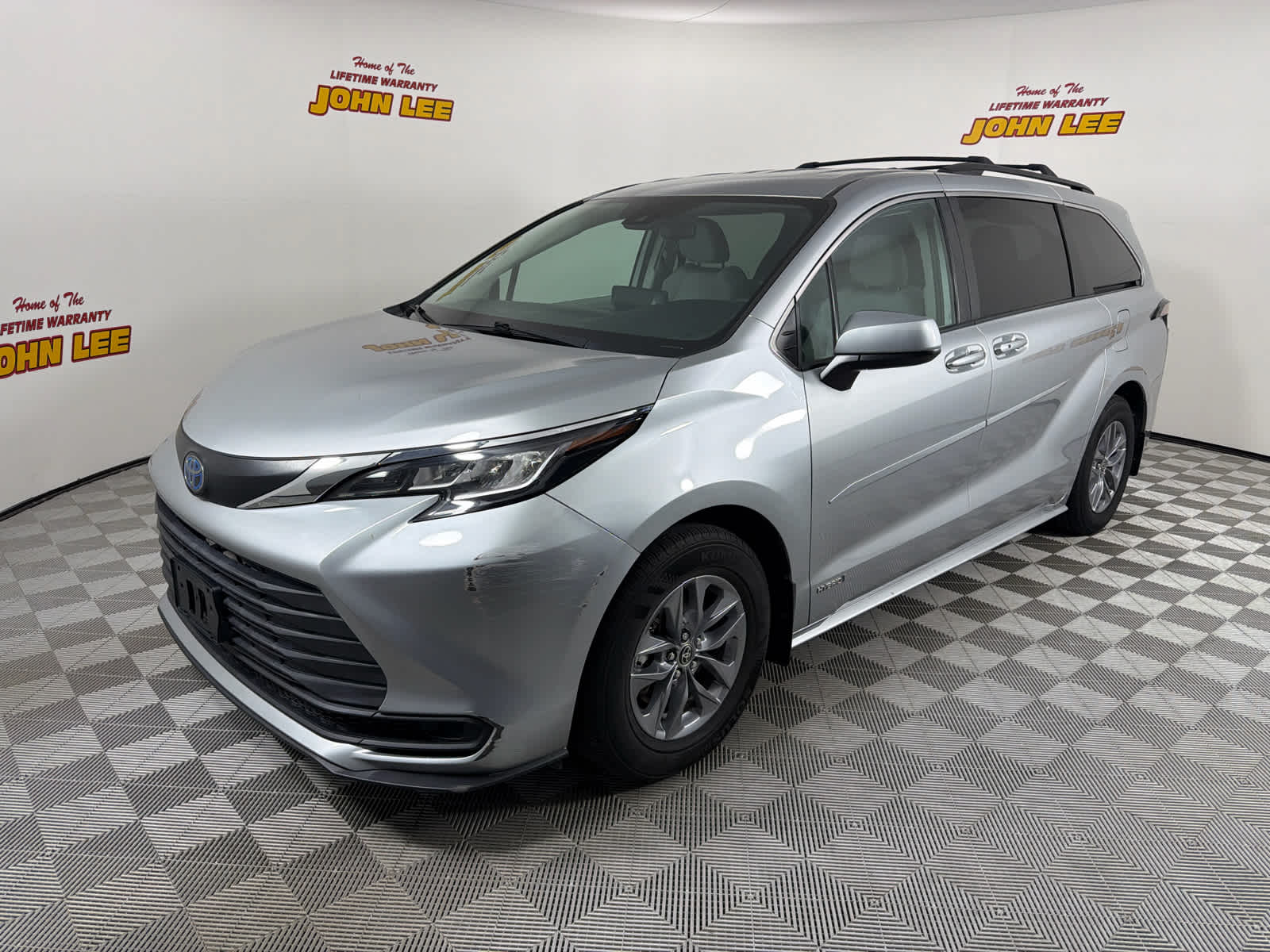 2021 Toyota Sienna LE