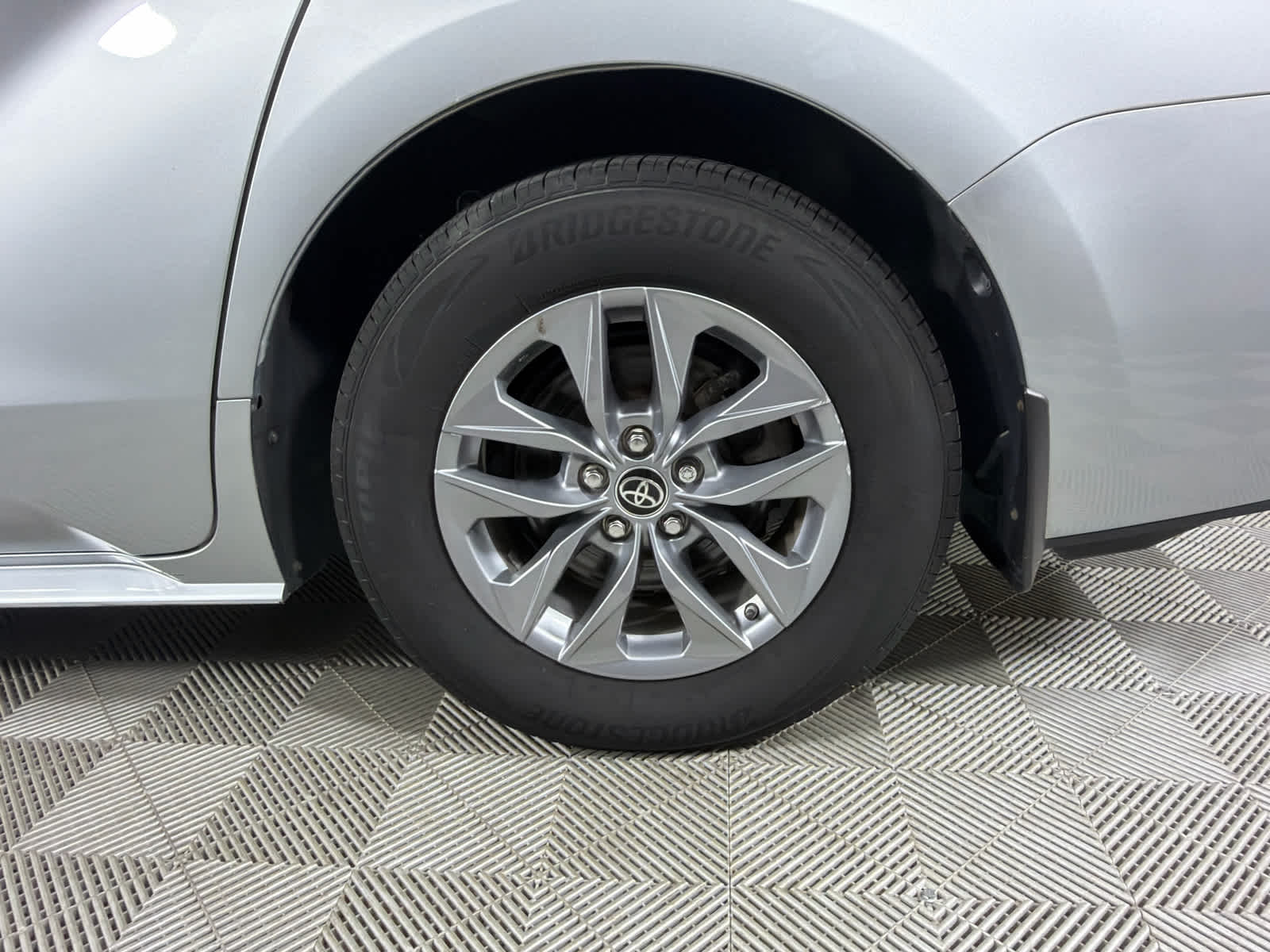 2021 Toyota Sienna LE