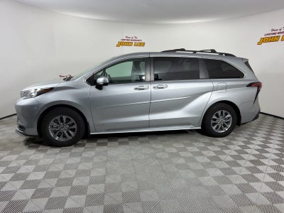 2021 Toyota Sienna LE