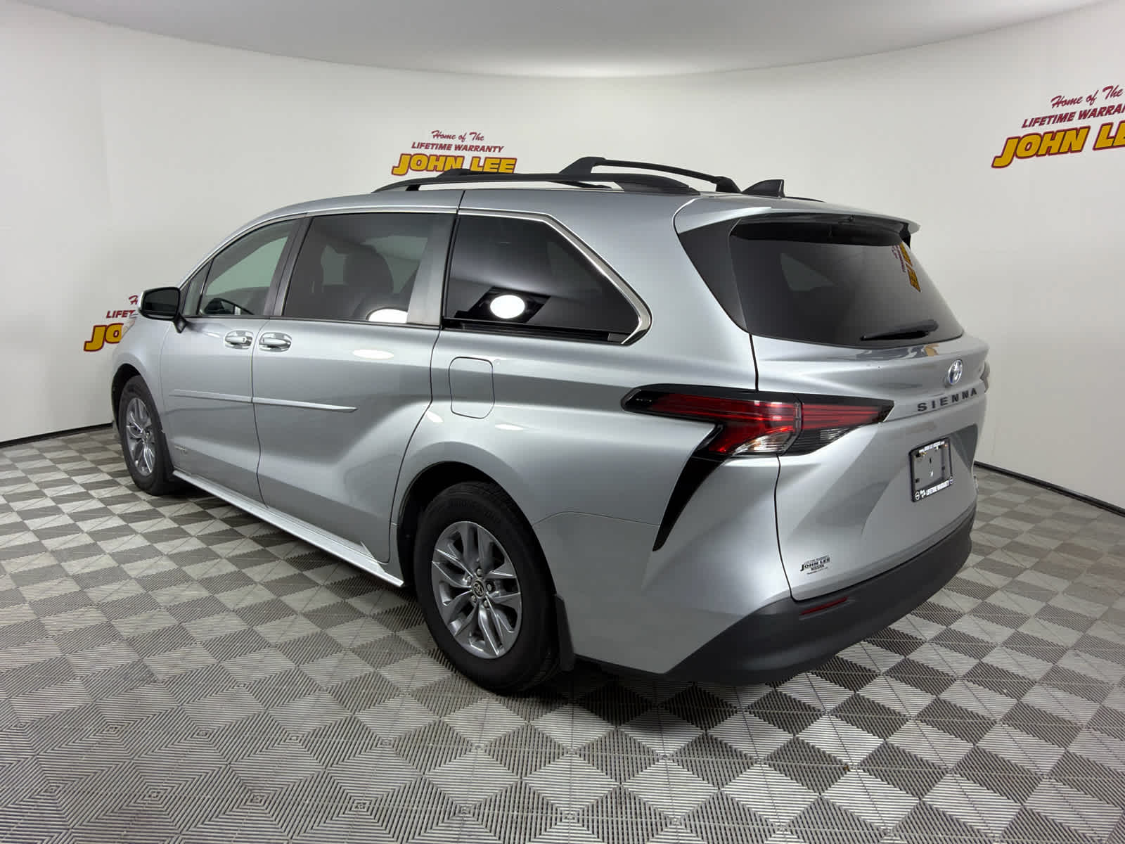 2021 Toyota Sienna LE
