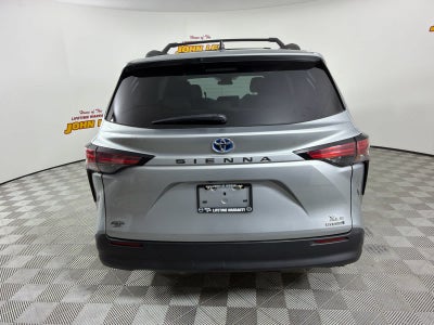 2021 Toyota Sienna LE