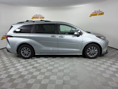 2021 Toyota Sienna LE