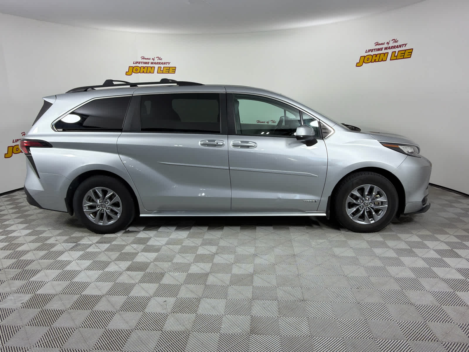 2021 Toyota Sienna LE