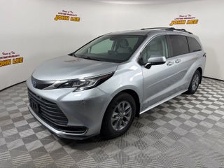 2021 Toyota Sienna LE