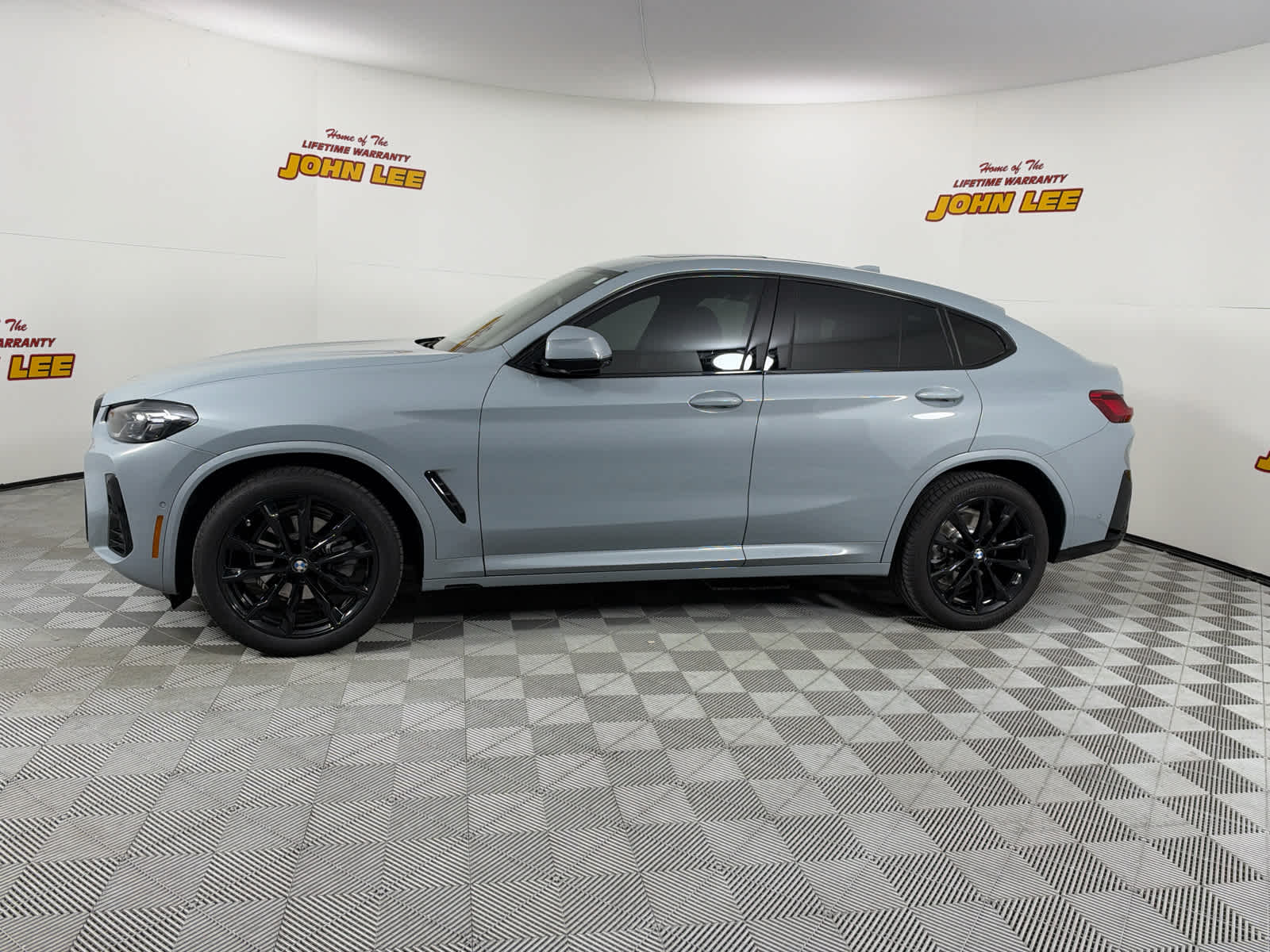 2025 BMW X4 xDrive30i xDrive30i