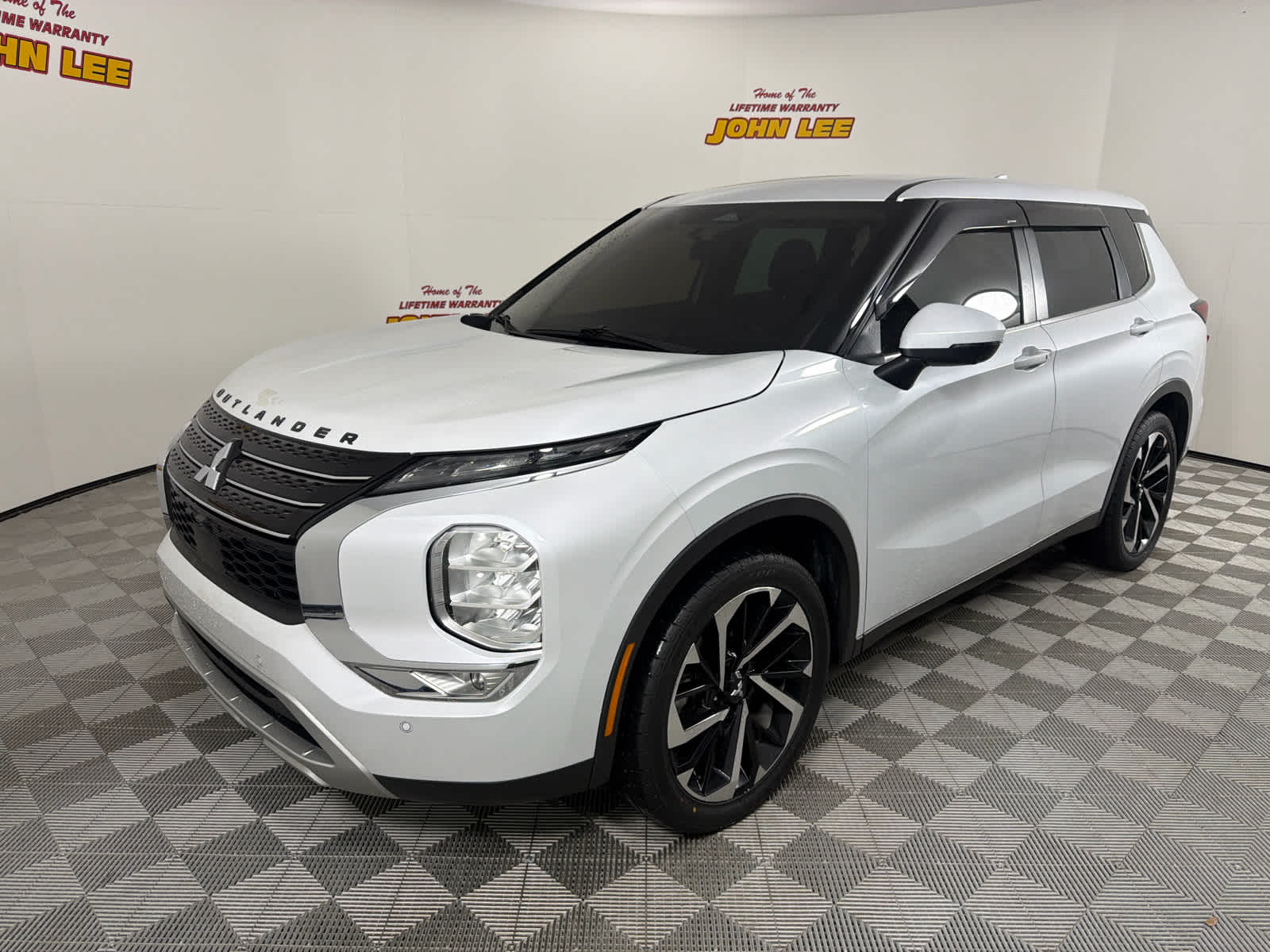 2022 Mitsubishi Outlander SE