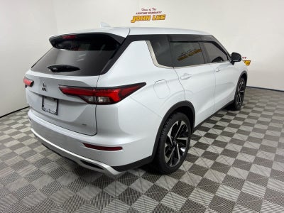 2022 Mitsubishi Outlander SE