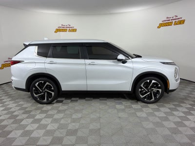 2022 Mitsubishi Outlander SE