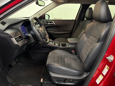 2023 Mitsubishi Outlander SE