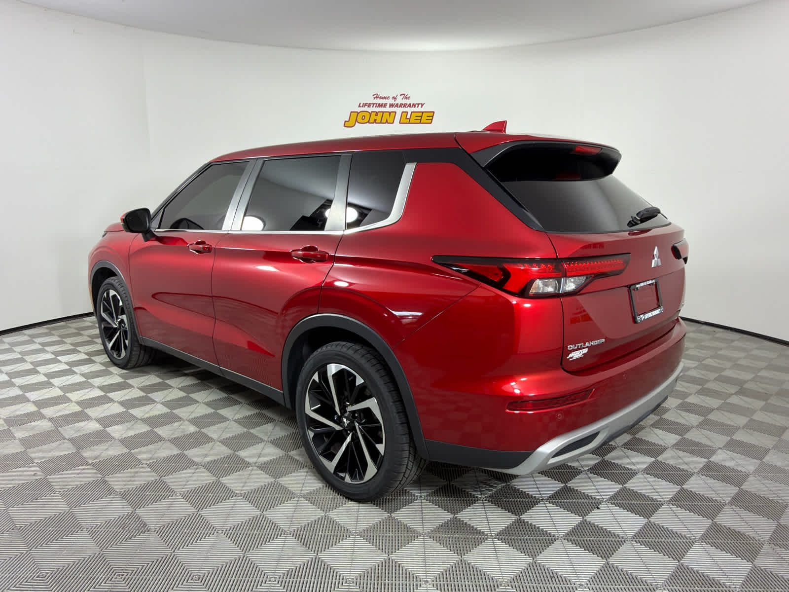 2023 Mitsubishi Outlander SE