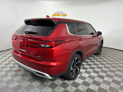 2023 Mitsubishi Outlander SE