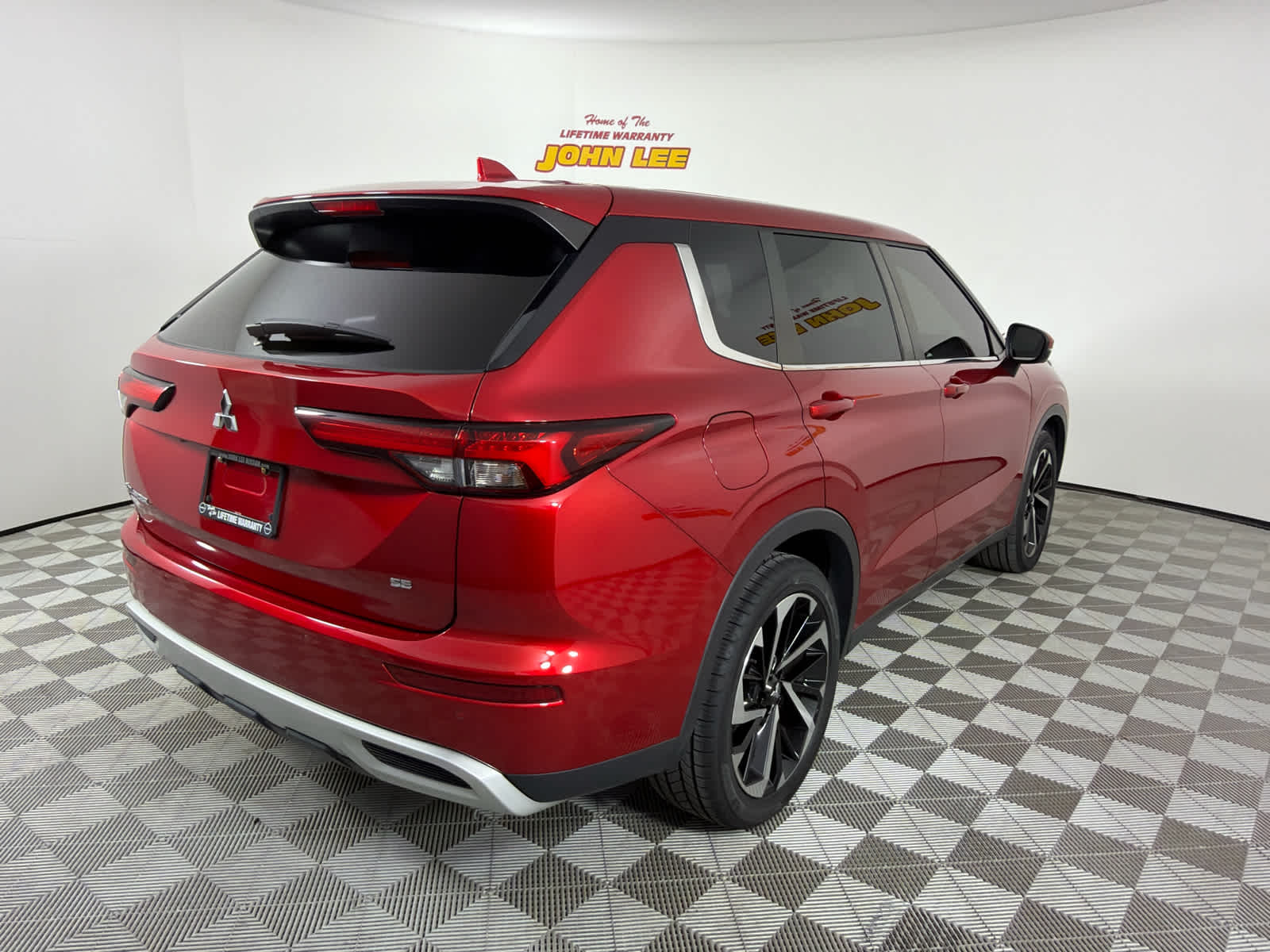 2023 Mitsubishi Outlander SE