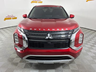 2023 Mitsubishi Outlander SE