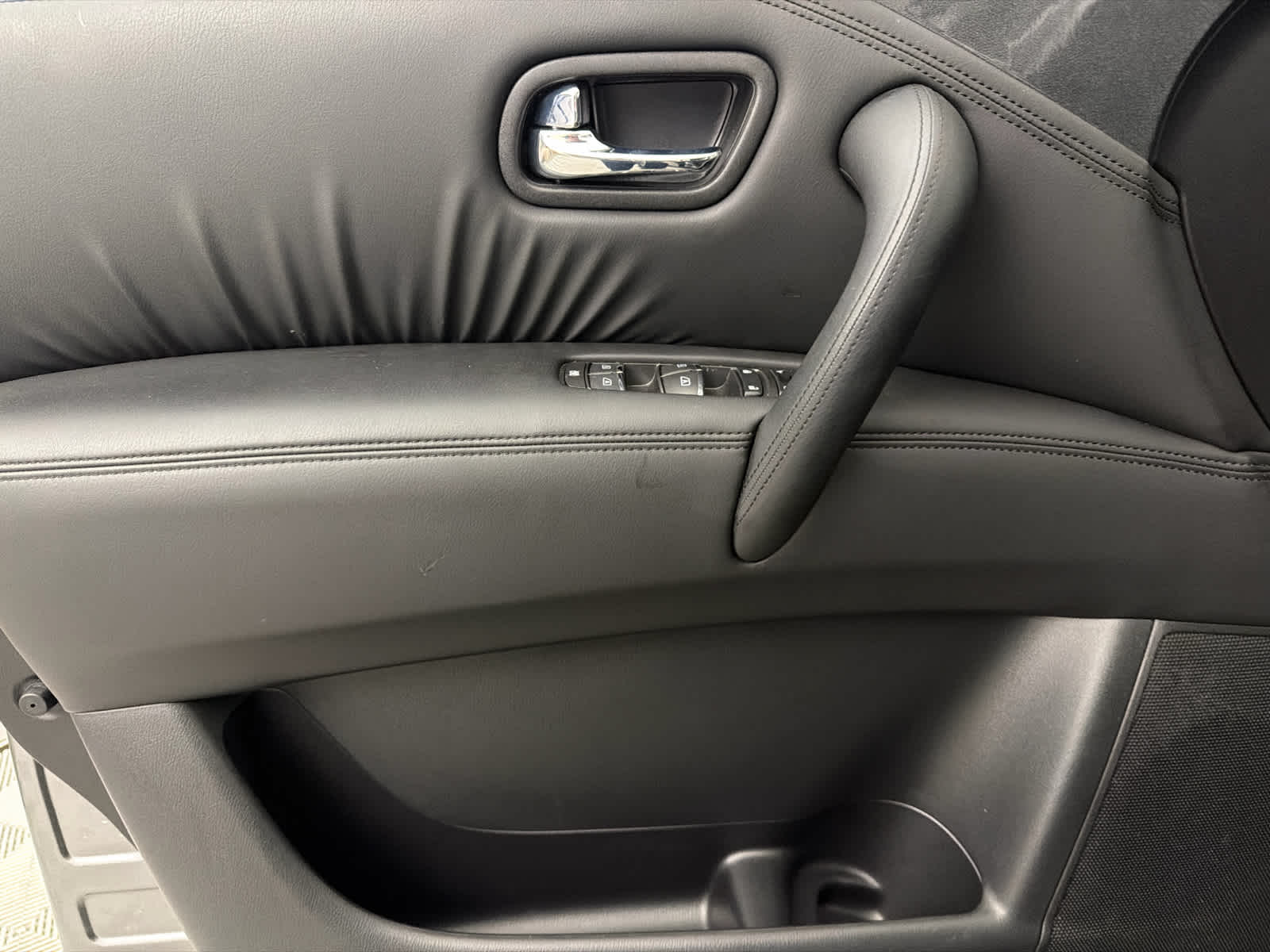 2024 Nissan Armada SV