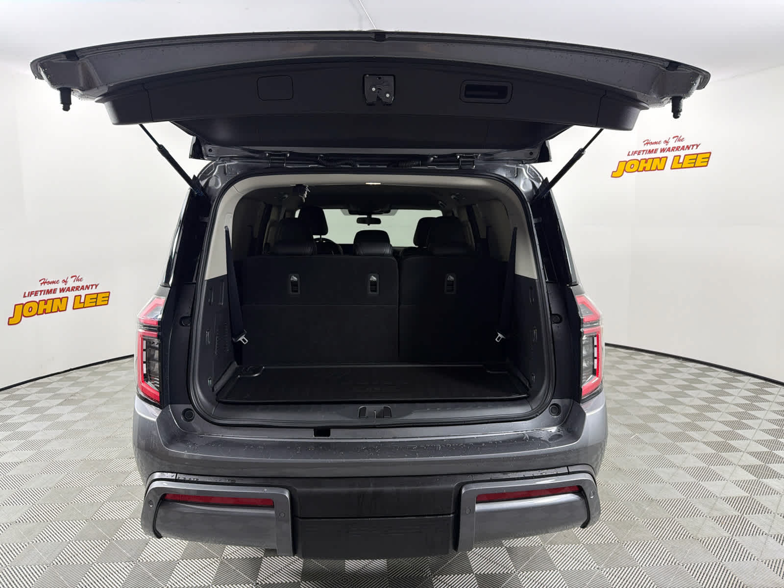 2025 Nissan Armada SV