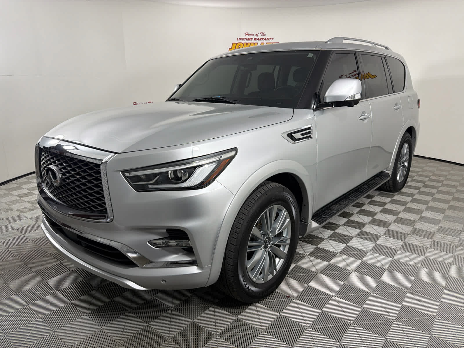 2021 INFINITI QX80 LUXE