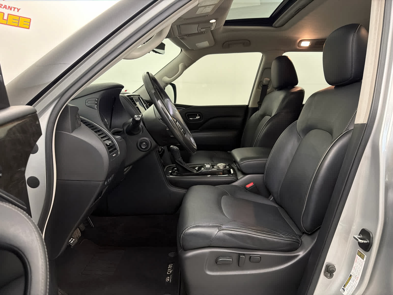 2021 INFINITI QX80 LUXE