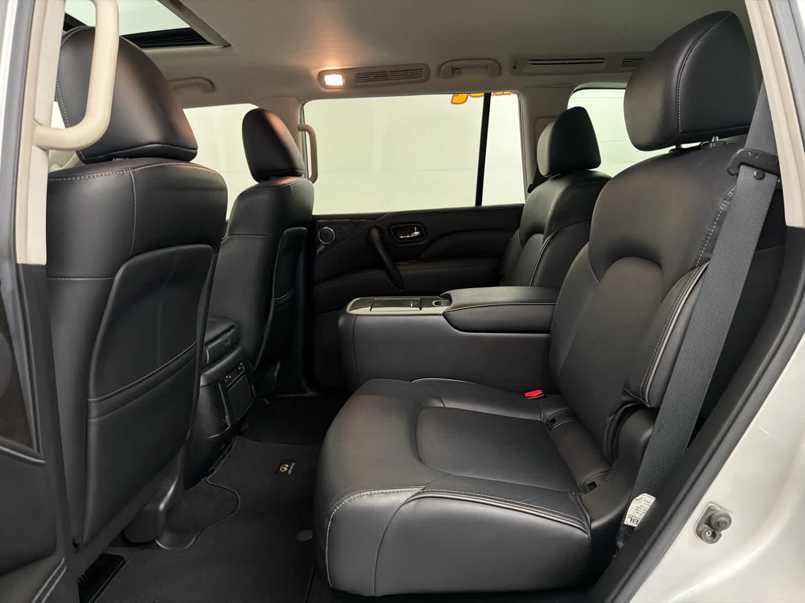 2021 INFINITI QX80 LUXE