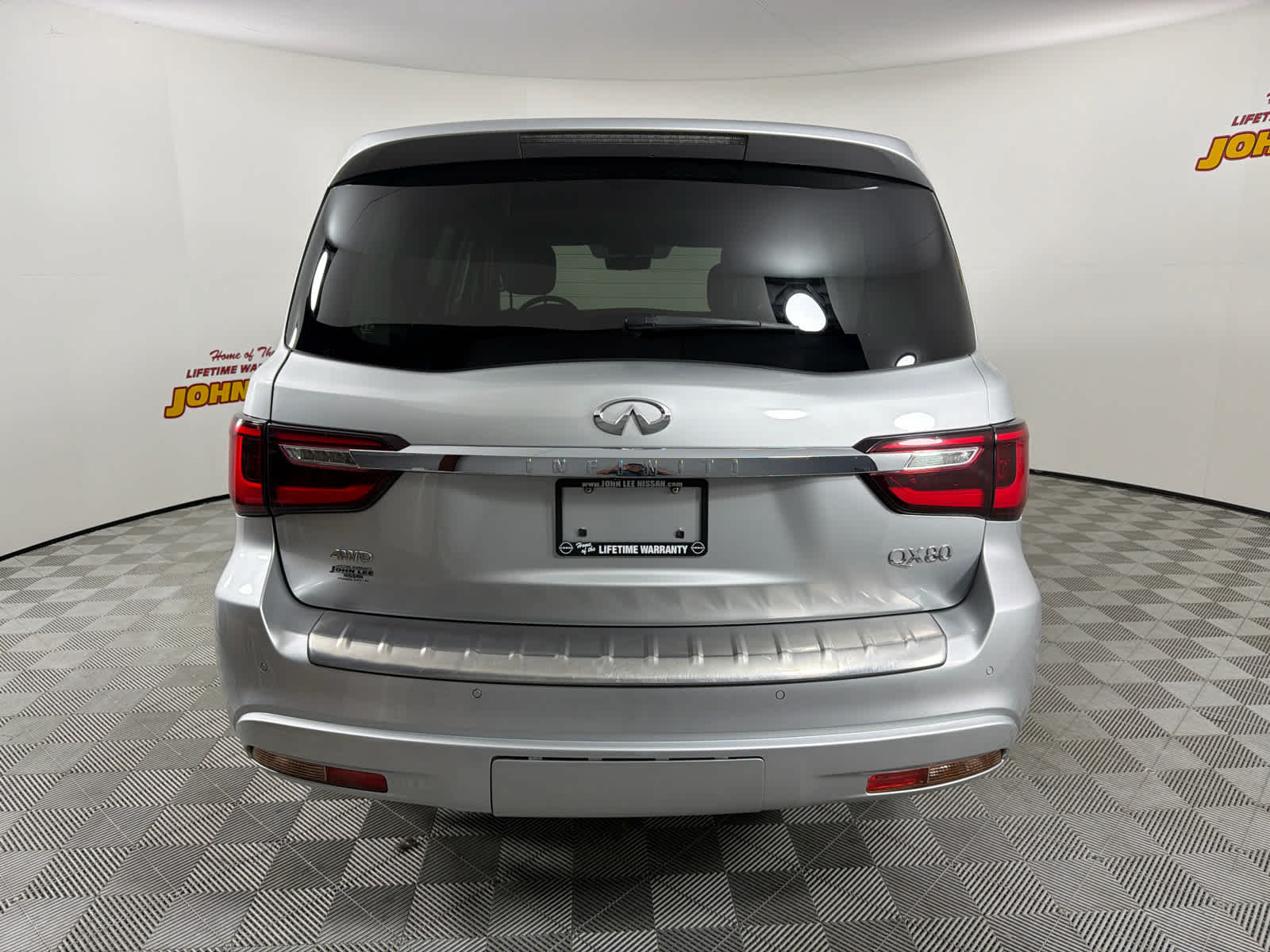 2021 INFINITI QX80 LUXE