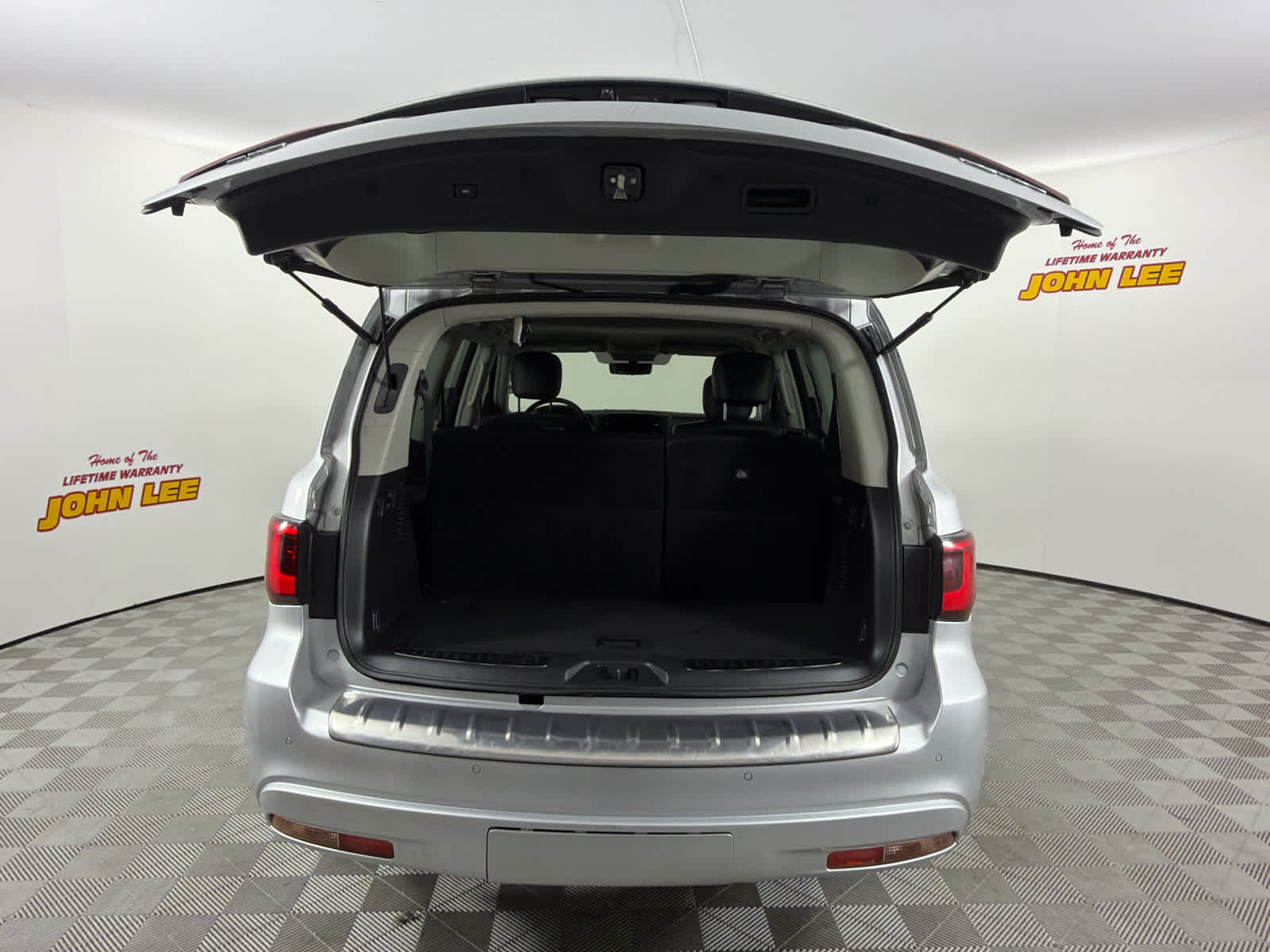 2021 INFINITI QX80 LUXE