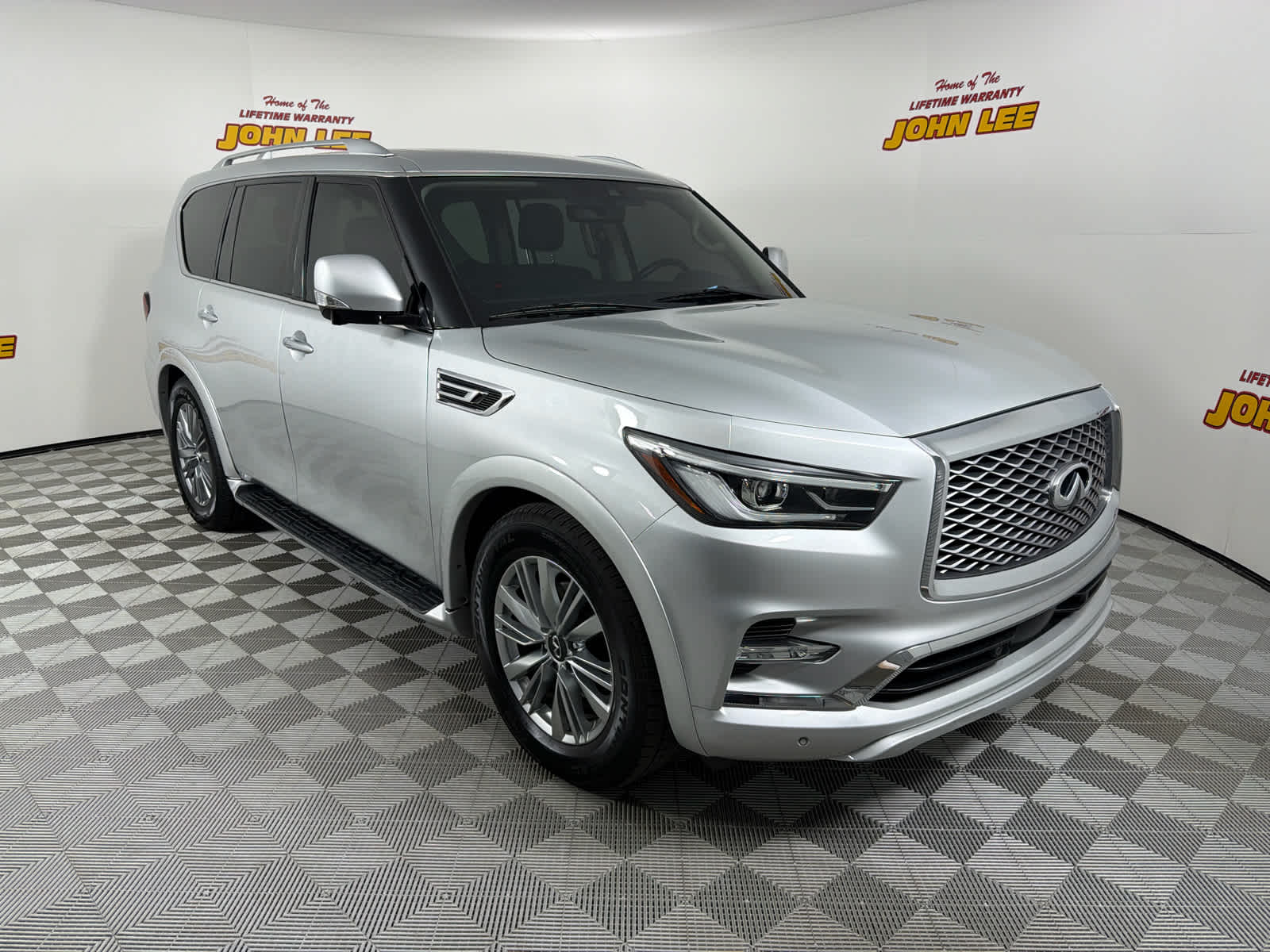 2021 INFINITI QX80 LUXE