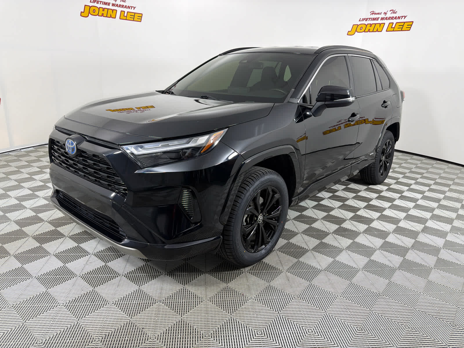 2022 Toyota RAV4 Hybrid SE
