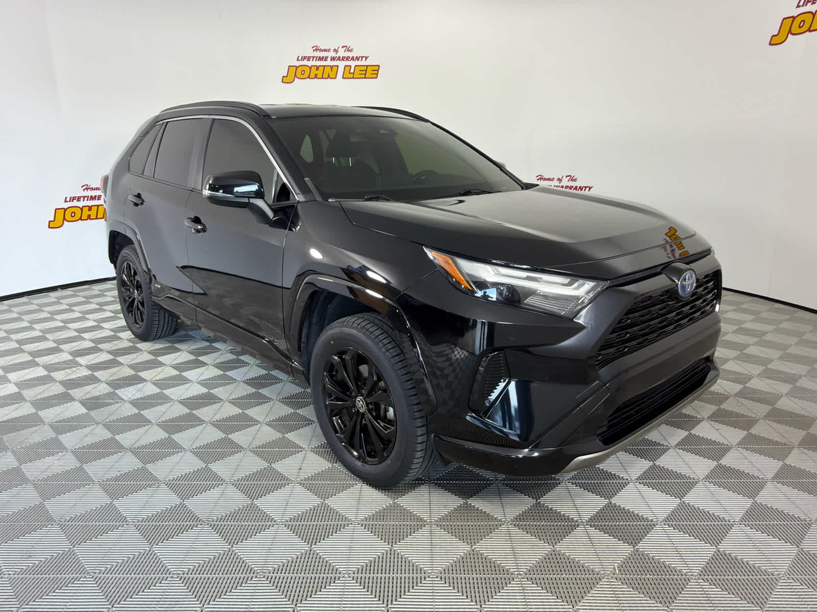 2022 Toyota RAV4 Hybrid SE