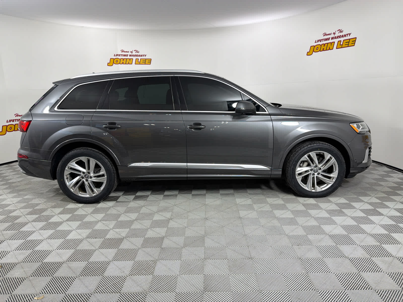 2020 Audi Q7 Premium Plus